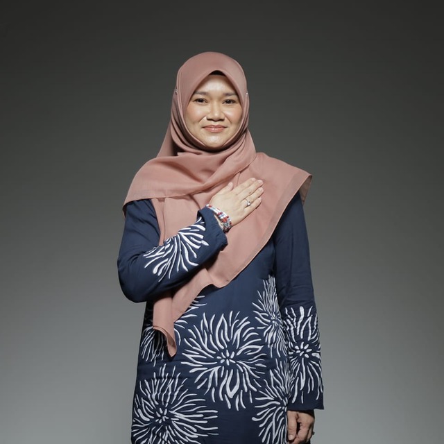 Fadhlina Sidek