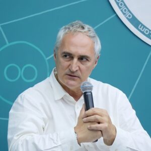 Tigran Khzmalyan (Тигран Хзмалян) 🇦🇲🇺🇸🇪🇺🇫🇷
