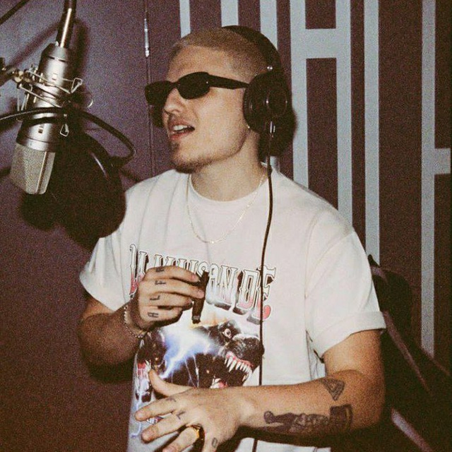 𝐏𝐨𝐨𝐛𝐨𝐧