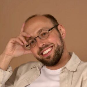 Анатолий Добин